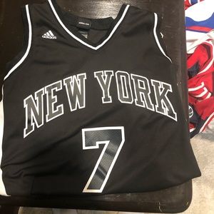 Carmelo Anthony Knick’s alternate black jersey